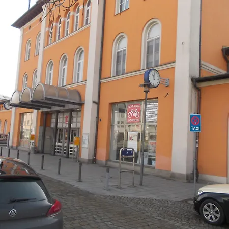 Im Bahnhof 3*