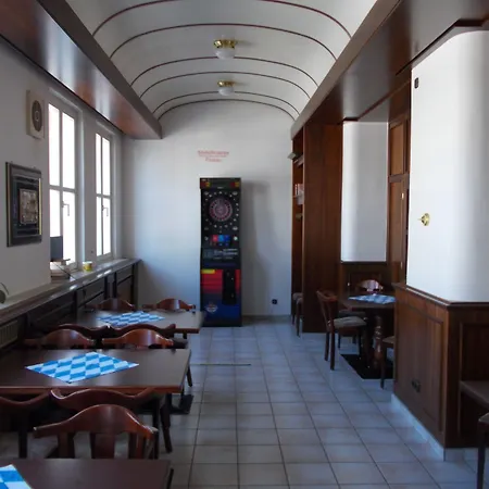 Im Bahnhof 3* باساو